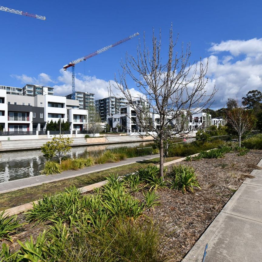 Enjoy the water front view ! - Photo 1