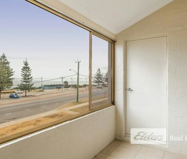 OCEANSIDE APARTMENT LIVING! - Photo 5