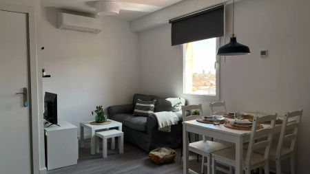 2-bedroom apartment for rent in Lucero, Madrid - Photo 4