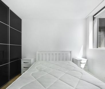 1 Bed Flat, Proton Tower, E14 - Photo 6