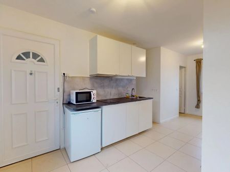 Location Appartement 1 pièces 19 m2 à Noisy-le-Grand - Photo 3