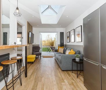 6 bedroom semi-detached house to rent - Photo 2