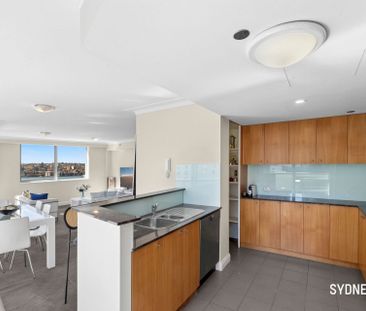 Spacious Three Bedroom Residence in the Heart of Circular Quay | Fu... - Photo 3