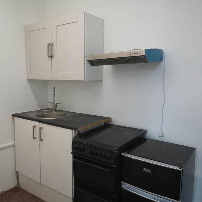 Studio to rent - Photo 1