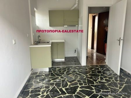Studio/Γκαρσονιέρα για ενοικίαση Κέντρο (Καμένα Βούρλα) - Φωτογραφία 3