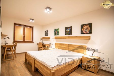 Nadštandardný 4-izbový rodinný dom s garážou a veľkým pozemkom - Photo 5