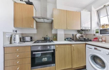 1 bedroom in a house share to rent - Photo 3