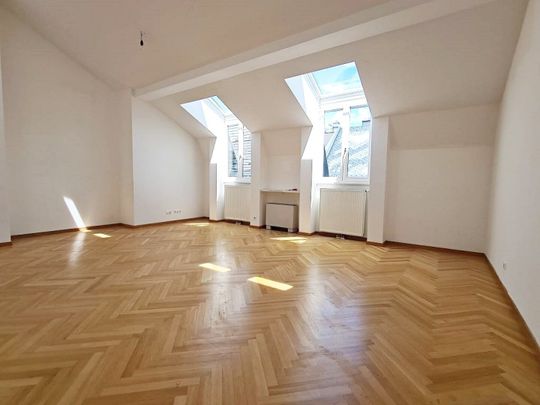 CITY-HIGHLIGHT, Gonzagagasse, klimatisiertes 122 m2 Dachgeschoss mit 8 m2 Terrasse, 3 Zimmer, Komplettküche, 2 Bäder, Parketten, Börse-Nähe - Photo 1