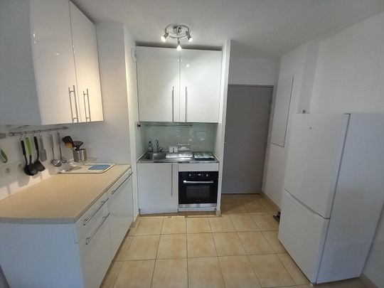 AIX LA DURANNE BEAU T2 MEUBLE AVEC TERRASSE ET BOX, - Photo 1