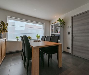 Recent gerenoveerde gezinswoning te Sint-Eloois-Winkel - Foto 4