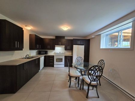 415 Rue Marc André, #A - Photo 5