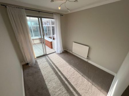 3 bedroom bungalow to rent - Photo 2