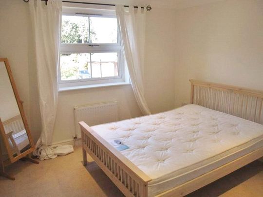 St. Judes Road, Englefield Green, Egham, TW20 0BF - Photo 1