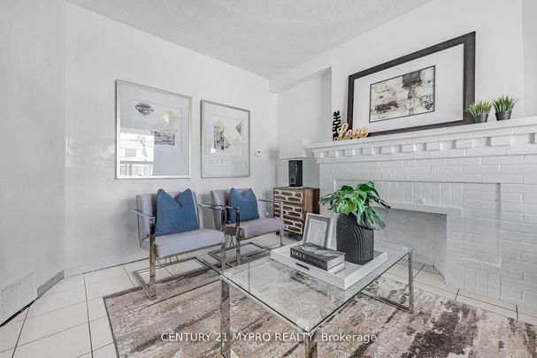 For Lease - 1943 Dufferin Street, Toronto, Ontario - Photo 1