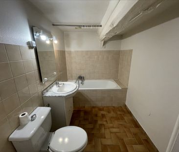 Location Appartement 1 pièce 44m² - Photo 2