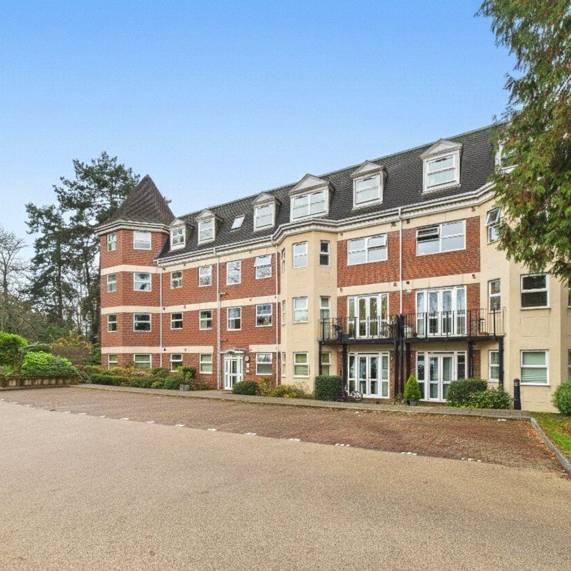 2 bedroom in Elmhurst Court, Camberley - Photo 1