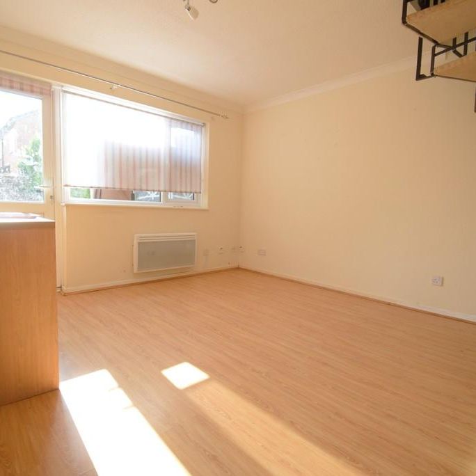 2 bedroom end of terrace house to rent - Photo 1