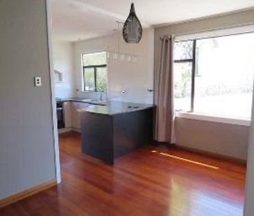 4 Awanui Street, Merrilands, New Plymouth - Photo 2