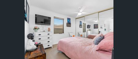 Three bedroom home - Photo 3