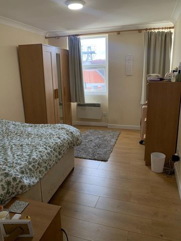 Room in a Shared Flat, Camberwell Church Street, SE5 - Photo 4