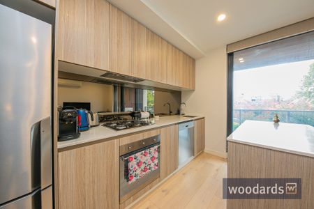 Sophisticated Urban Living in the Heart of Malvern East - Photo 5