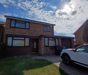 3 bedroom detached house to rent - Photo 2