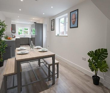 Telephone #32 - Photo 6