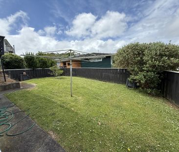 126B Broderick Road, Johnsonville - Photo 2
