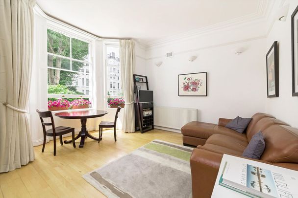 Bright two-bedroom apartment to rent in Notting Hill, W11. - Photo 1