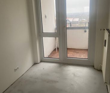 Dachgeschosswohnung mit Essbereich und zwei Loggien // DG rechts - Photo 1