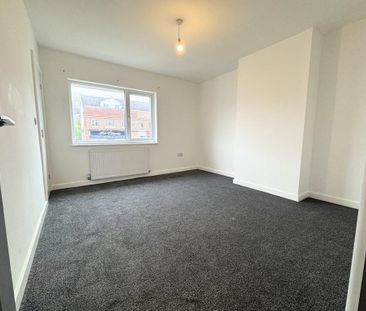 2 bedroom semi-detached house to rent - Photo 4