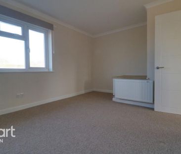 2 bedroom end of terrace house to rent - Photo 4