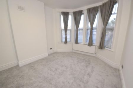 2 bedroom maisonette to rent - Photo 3