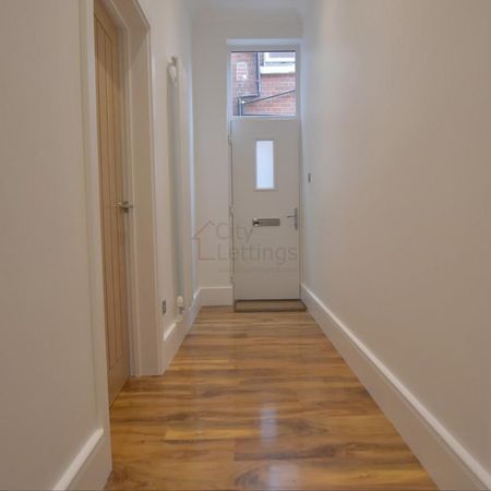 1 bedroom ground floor flat to rent - Photo 4