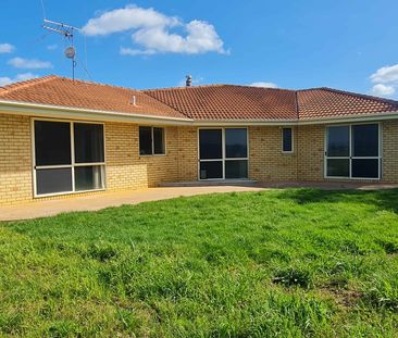 Spacious Rural Brick Home for Rent - Photo 2