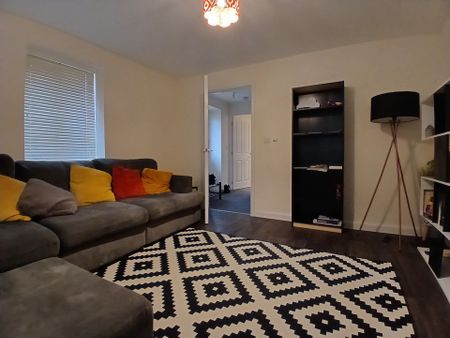 4 bed semi-detached house to rent in Viola Close, Norwich, NR4 - Photo 2