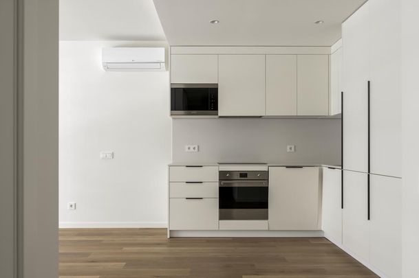 2 Bedroom Apartment with parking, Miraflores, Oeiras - Photo 1