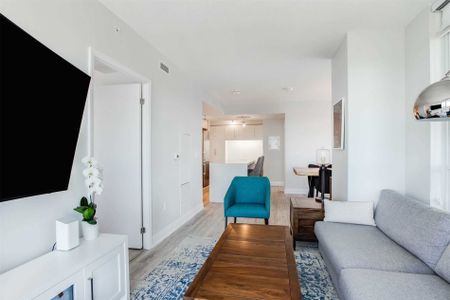 For Lease - 30 Gibbs Road Unit# 1805, Toronto, Ontario - Photo 3