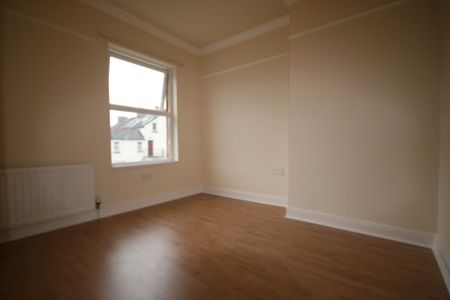 10 Victoria Road, Belfast, BT4 1QU - Photo 2