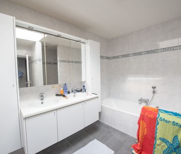 Ruim appartement gelegen te ZULTE - MACHELEN ( postcode: 9870) - Photo 5