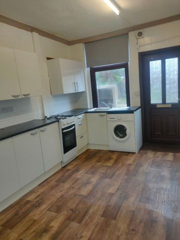 2 Bed Terraced House, Dundas Road, S9 - Photo 4