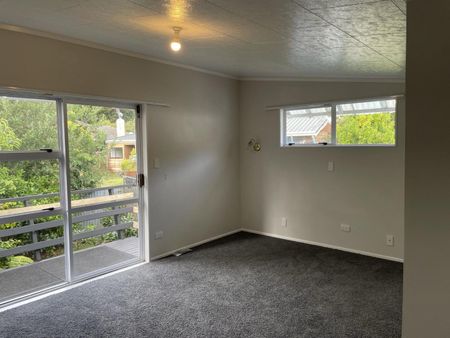 One-bedroom flat in Whanganui East - Photo 2
