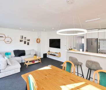 Fully Furnished Jewel in Prime City Location - Photo 2