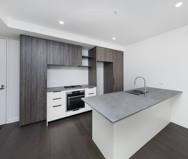 IMMACULATE, BRIGHT & WELL POSITIONED LIVING! - Photo 4