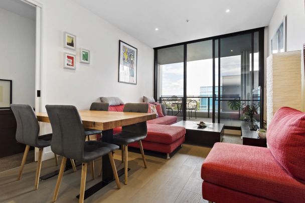 Stunning, East-facing 2 bedroom in prestigious Eminence - Photo 1