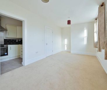 2 bedroom maisonette to rent - Photo 5