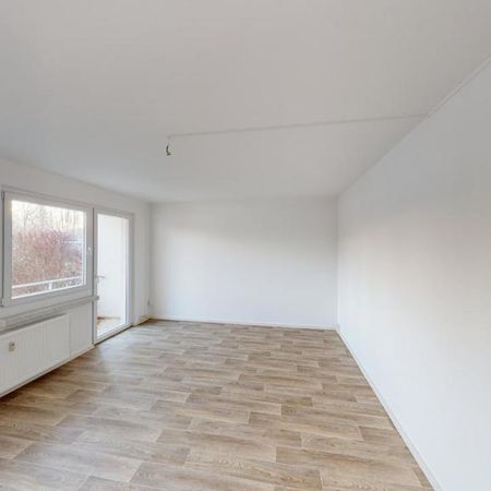 Geräumige 2-Raum-Wohnung mit Einbauküche - Foto 3