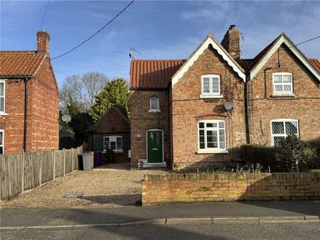 2 bedroom semi-detached house to rent - Photo 2