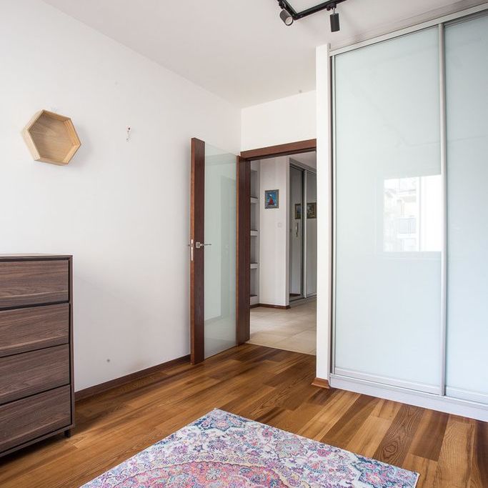 Trzy pokoje w cichej okolicy, blisko metro i park - Zdjęcie 1