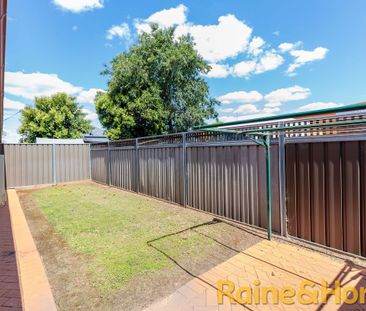 Modern townhouse in Central North - Photo 6